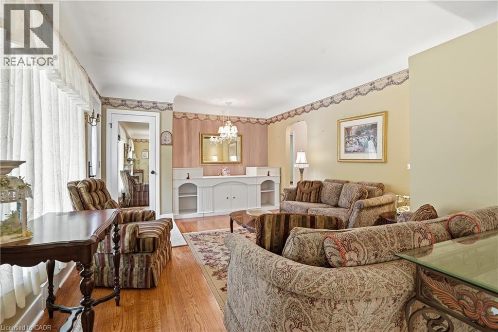 147 VILLAGE Road - 5