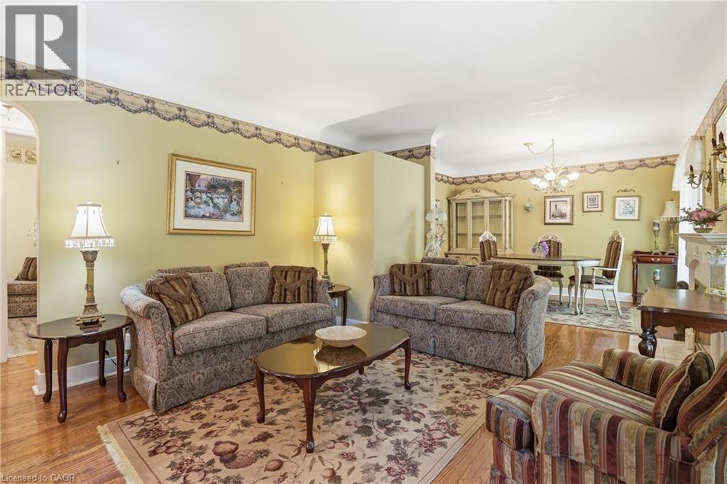 147 VILLAGE Road - 6