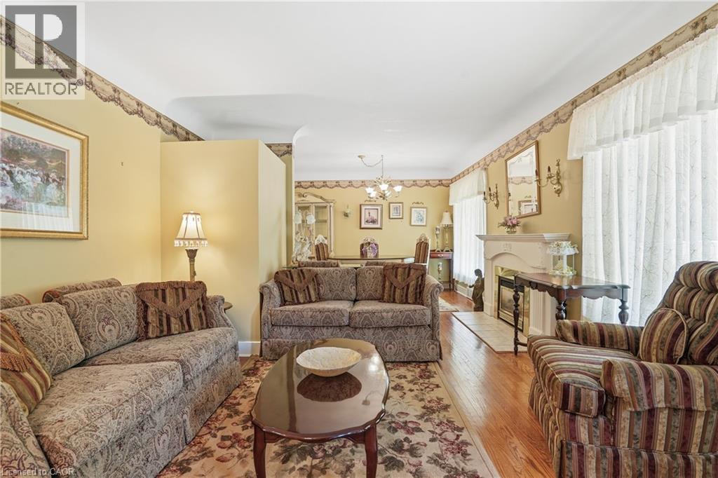 147 VILLAGE Road - 7