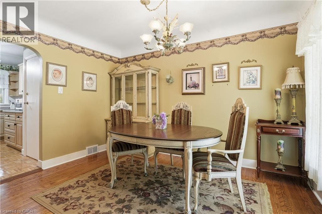 147 VILLAGE Road - 8