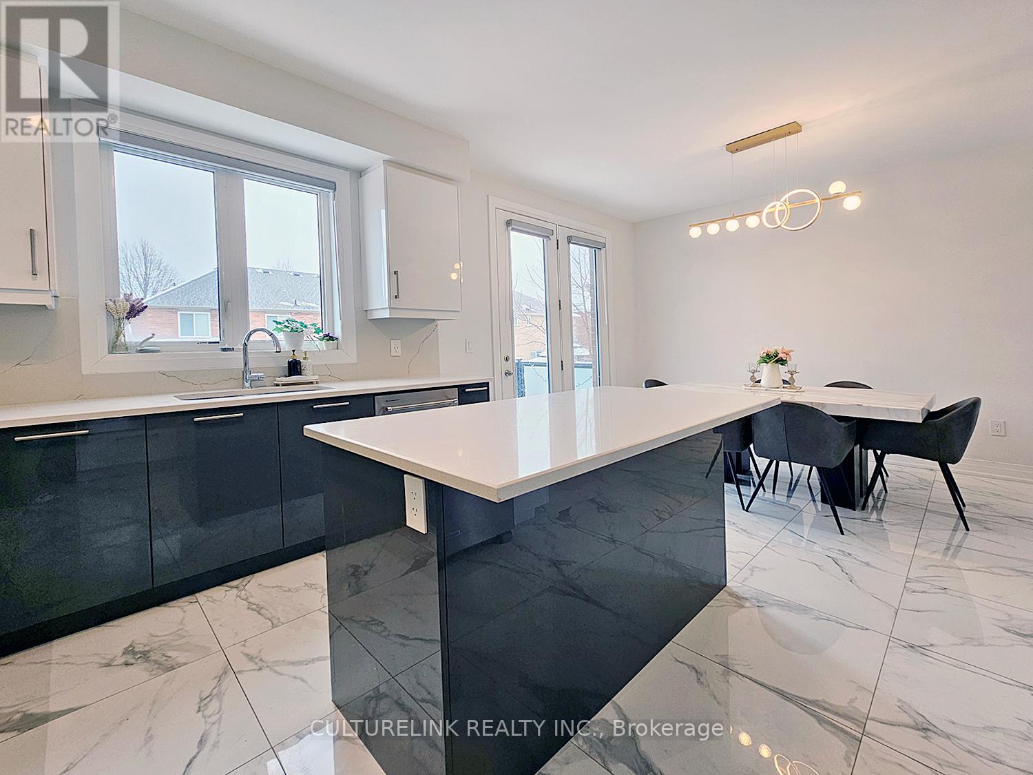 551 NEW ENGLAND COURT - 11