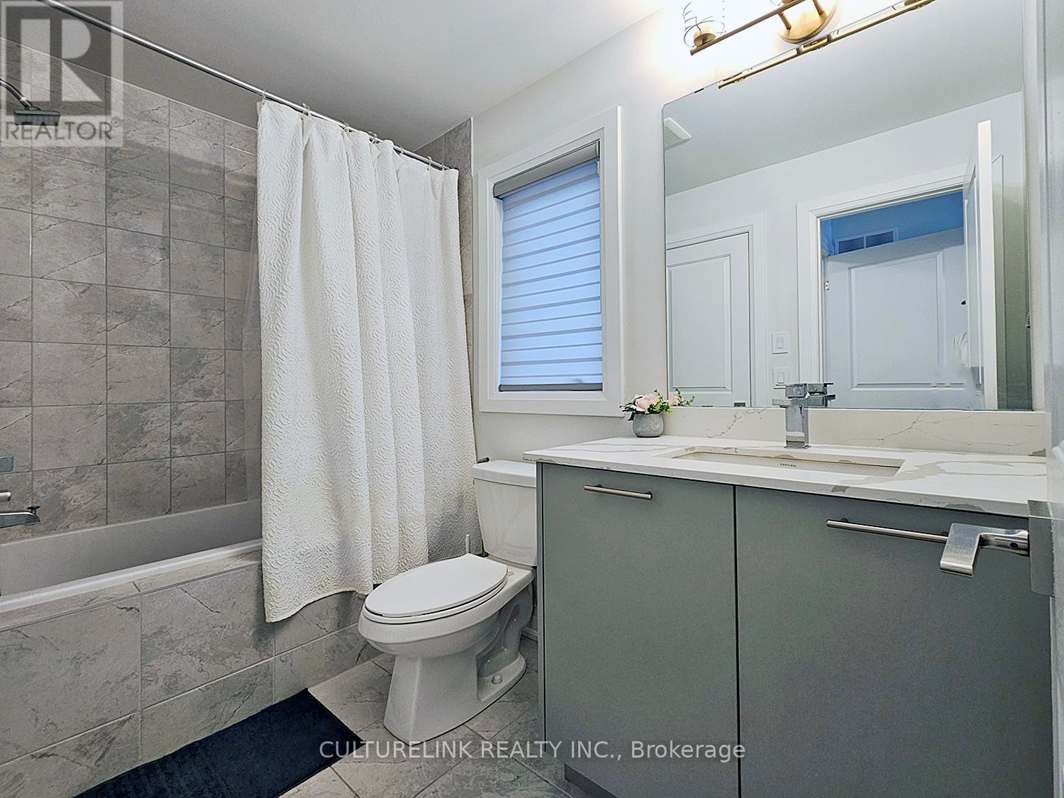 551 NEW ENGLAND COURT - 25