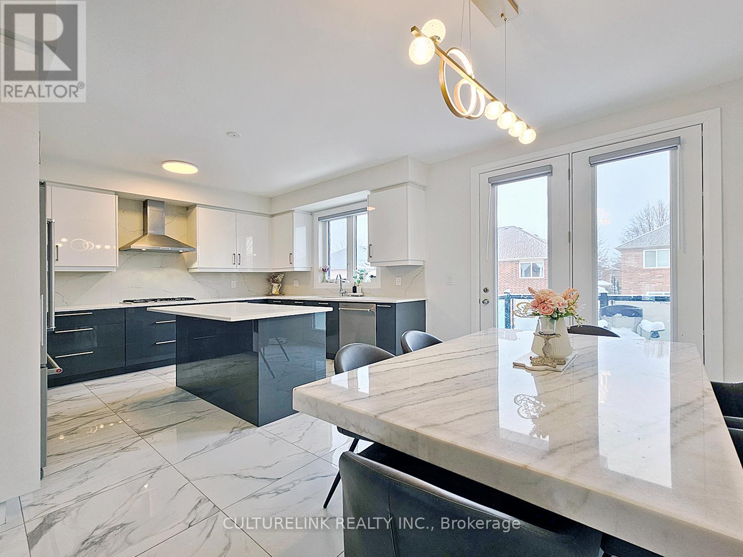 551 NEW ENGLAND COURT - 10
