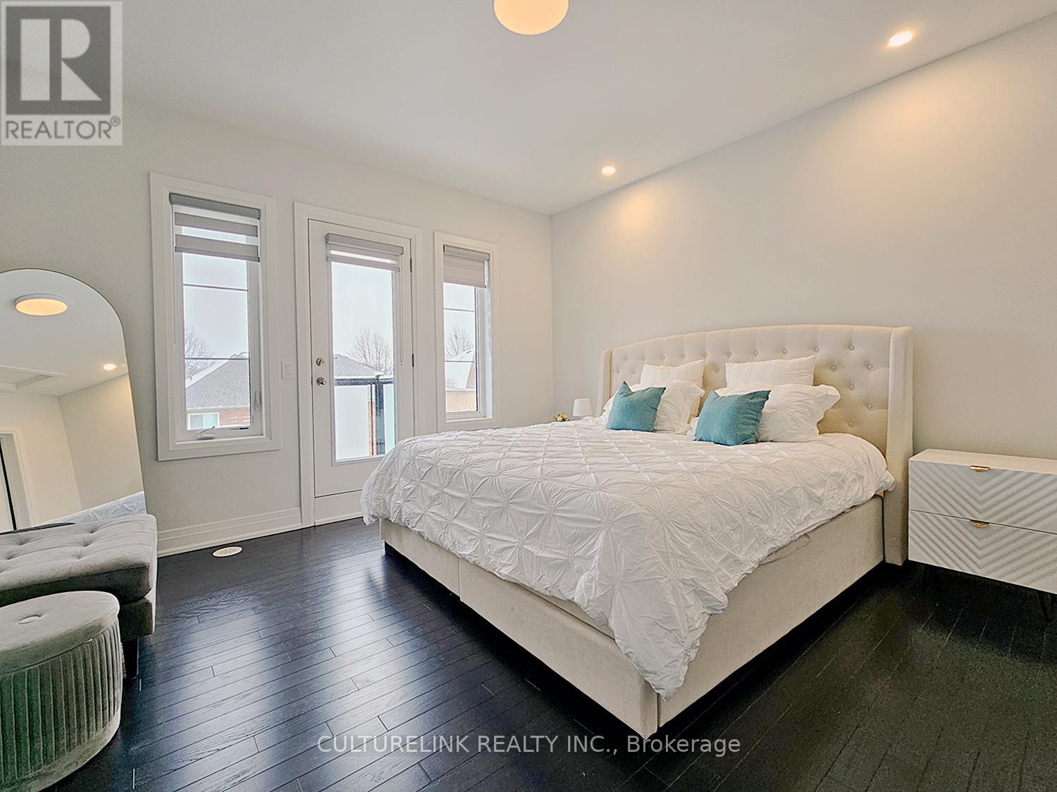 551 NEW ENGLAND COURT - 18