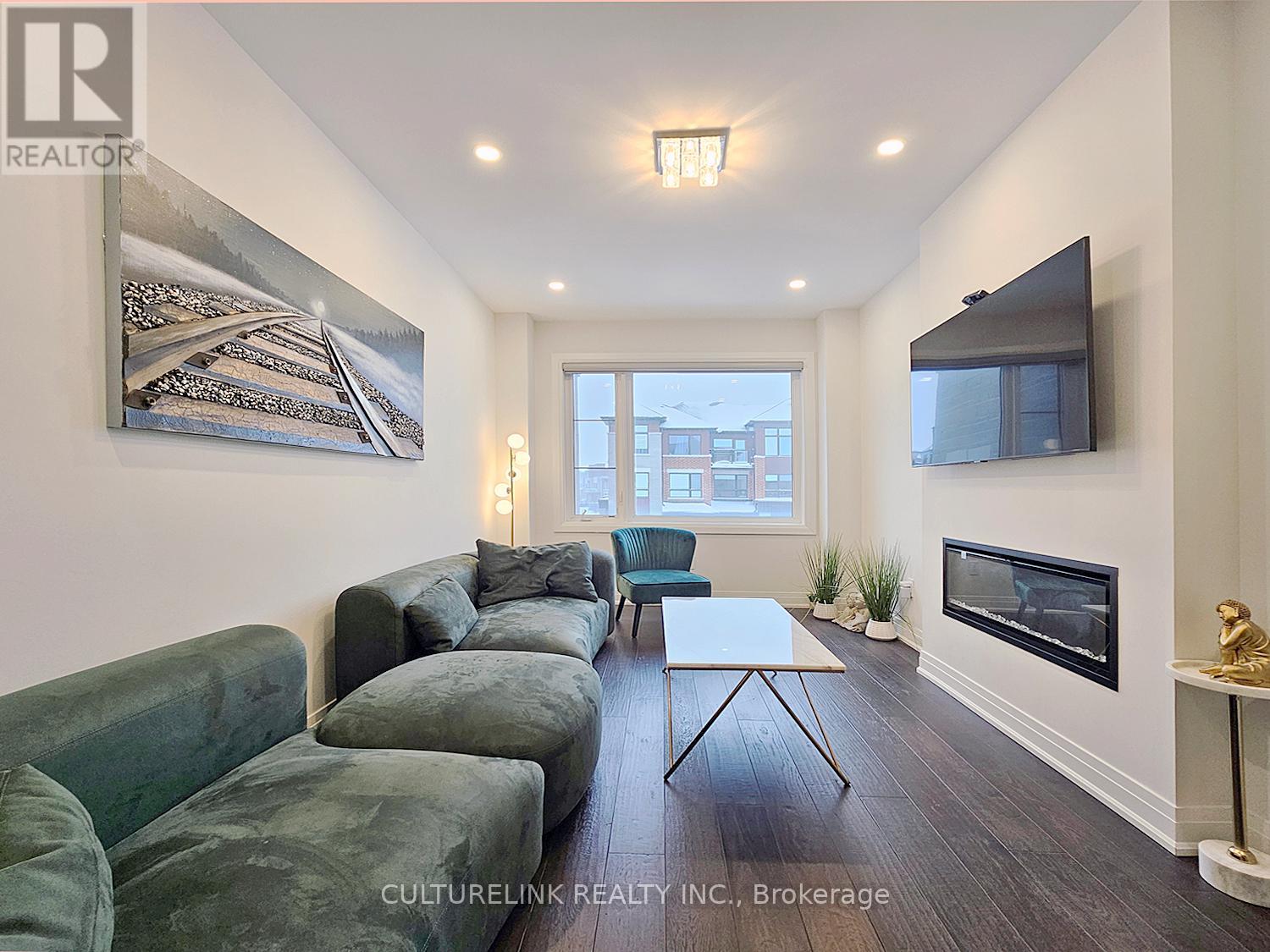 551 NEW ENGLAND COURT - 14