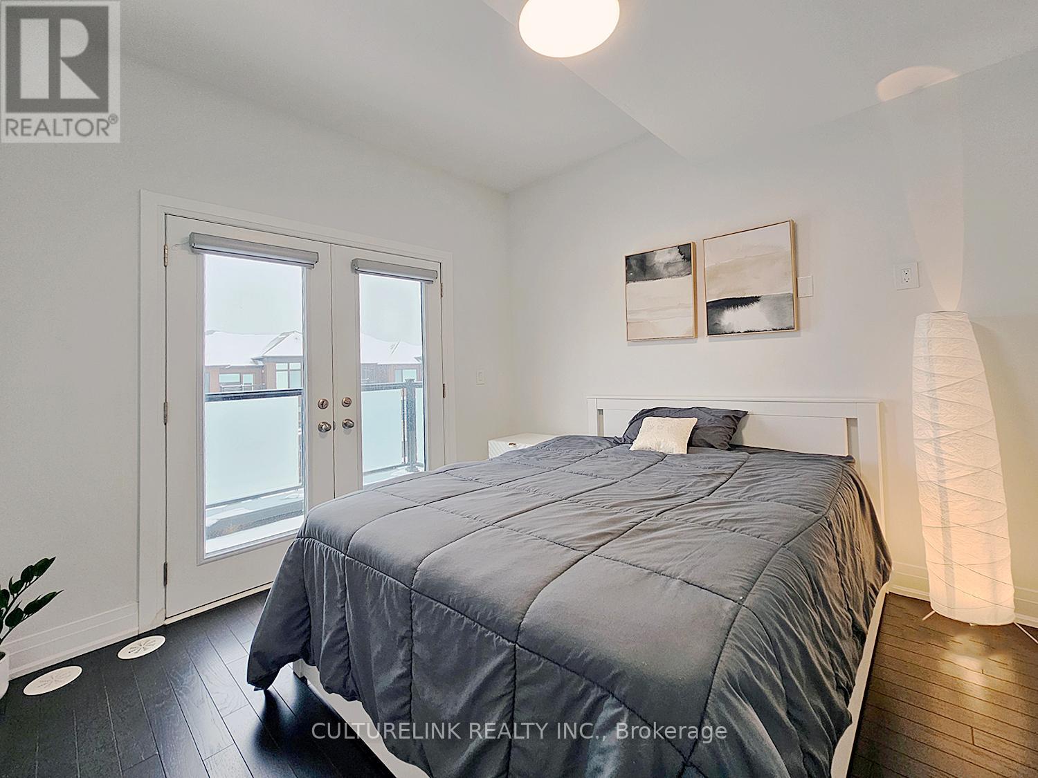 551 NEW ENGLAND COURT - 23