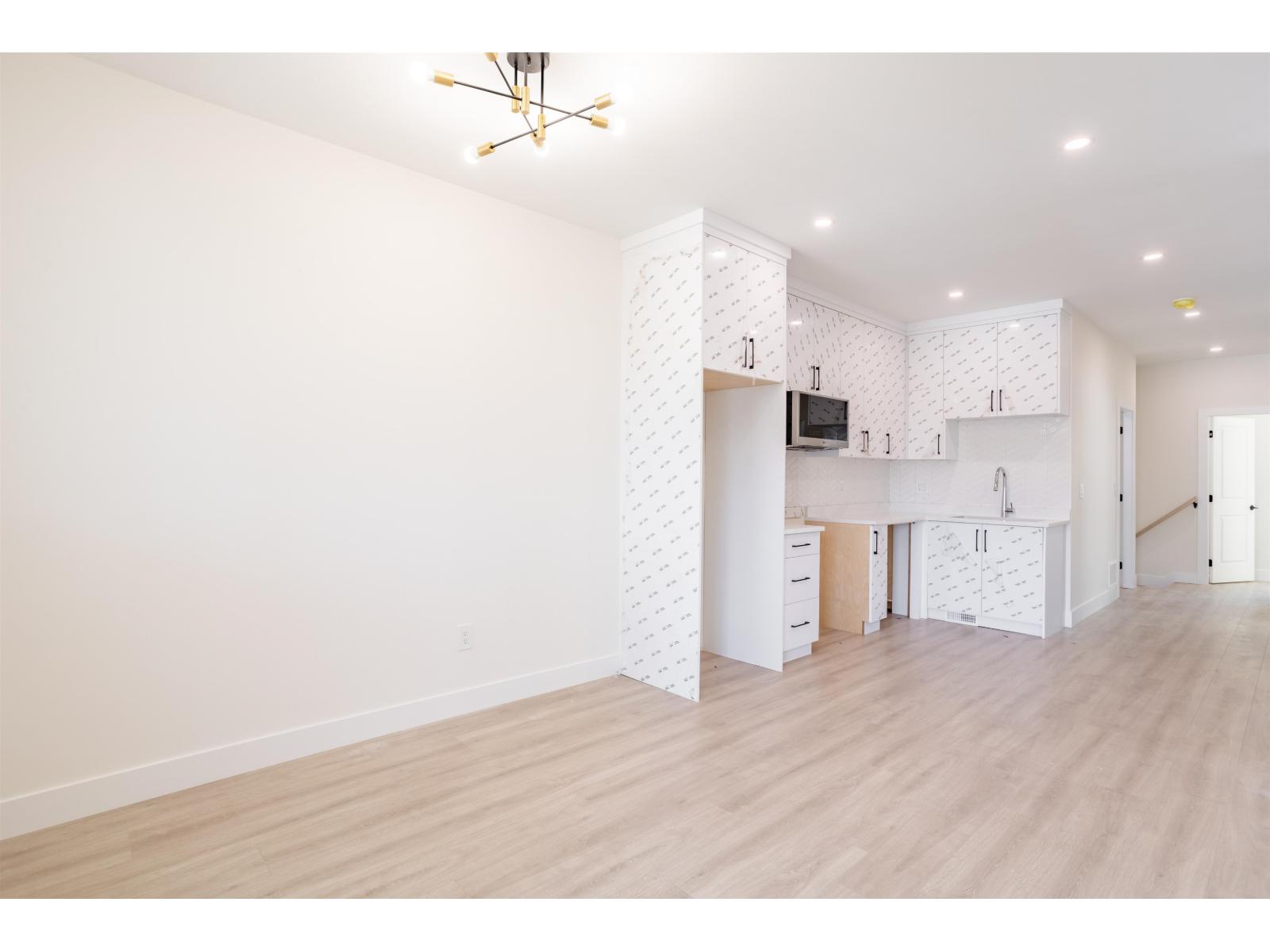 112 SPRINGFIELD DRIVE, Langley