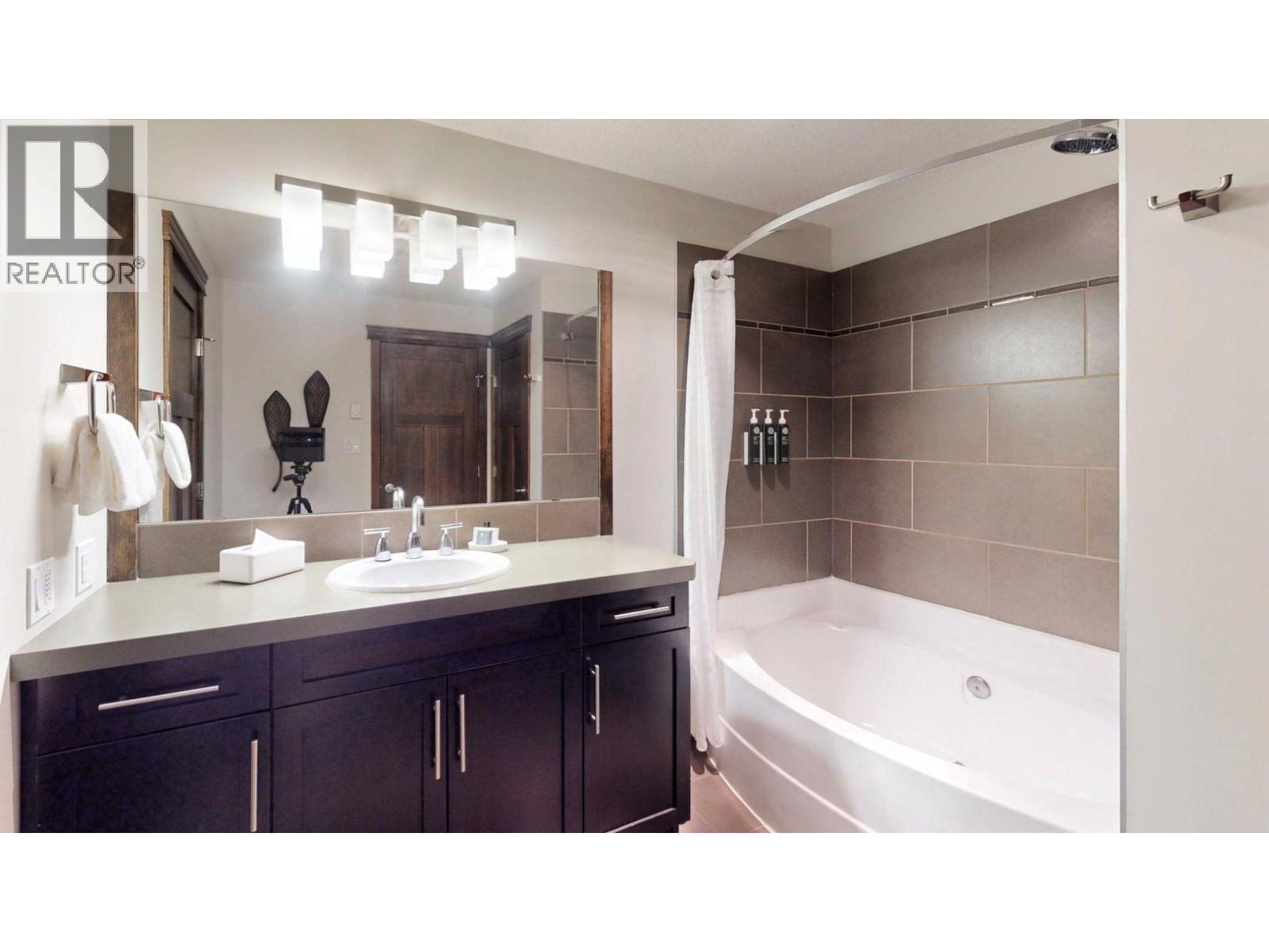 #715 E 700 BIGHORN Boulevard - 30