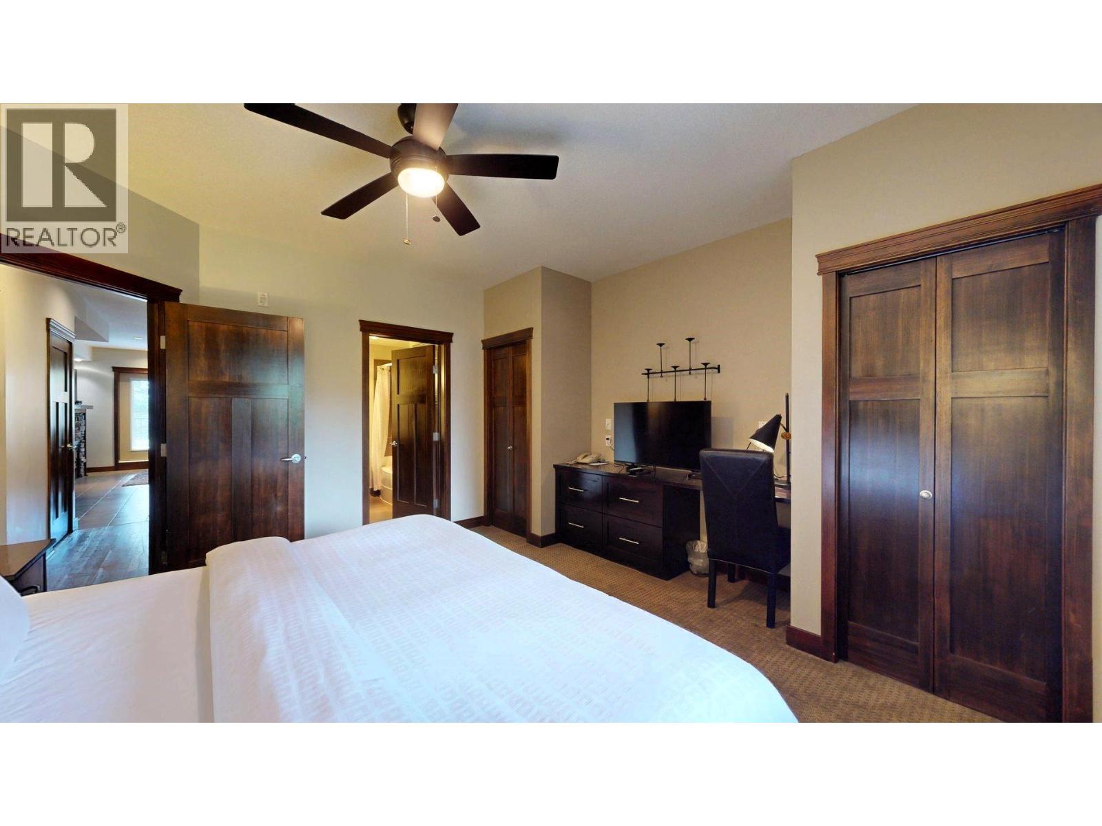 #715 E 700 BIGHORN Boulevard - 28