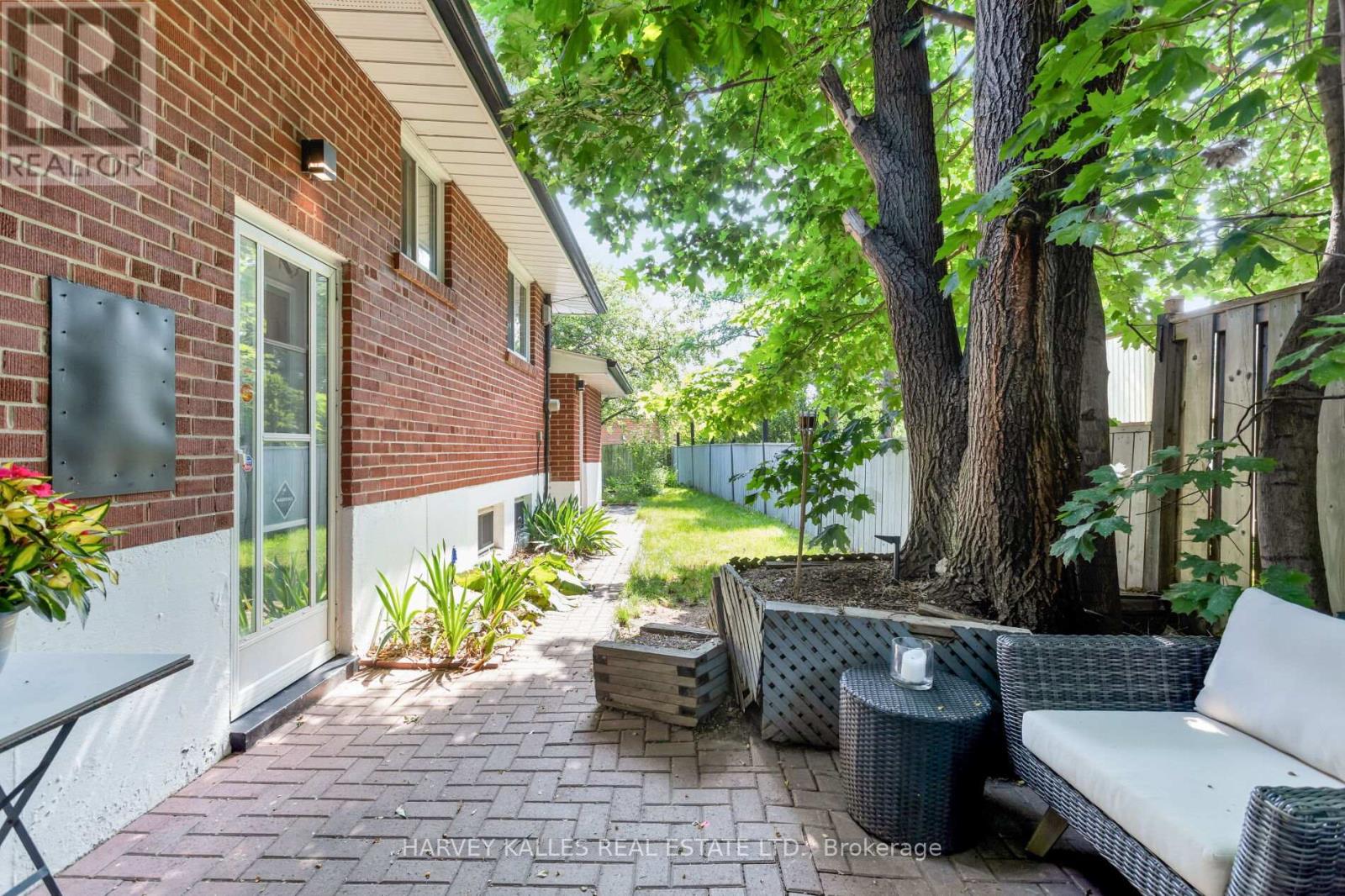 49 LEARMONT DRIVE - 31