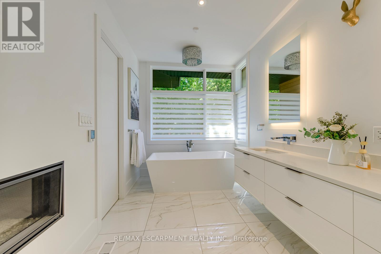 2104 DEVON ROAD - 29