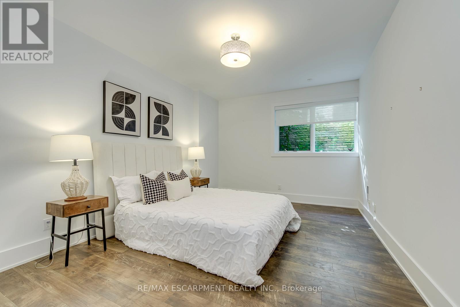 2104 DEVON ROAD - 41