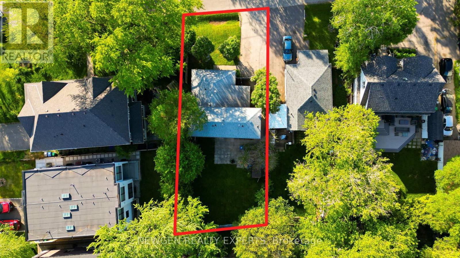 1070 PELHAM AVENUE - 3