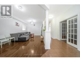 Family room - 4 Fossil Street, Brampton, ON L6P3G6 Photo 6