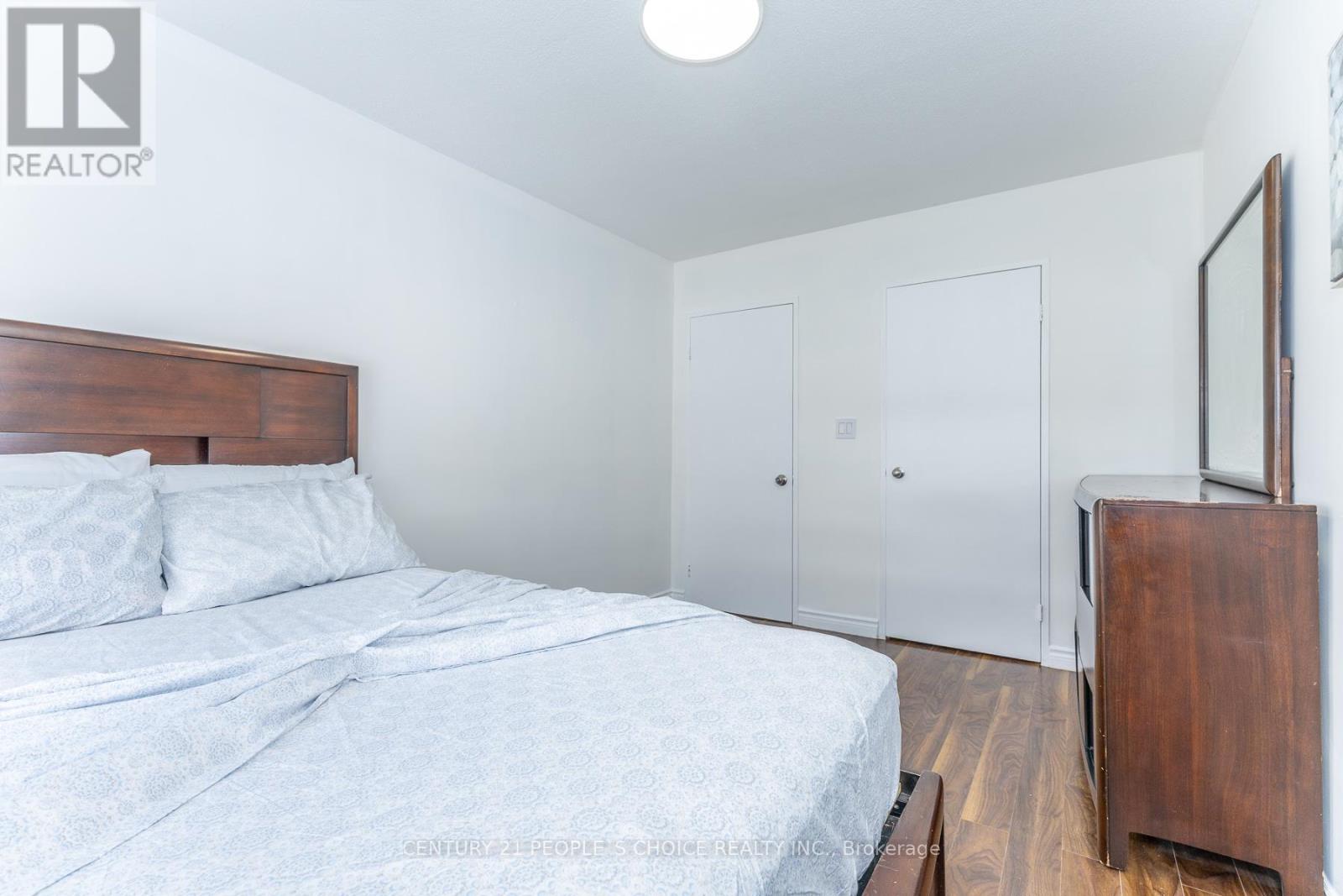 #106 10 EDDYSTONE AVENUE N - 20