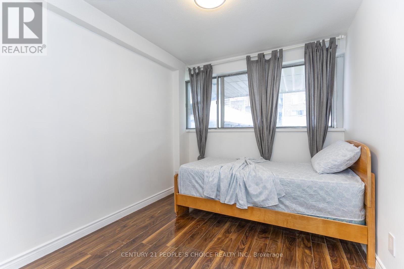 #106 10 EDDYSTONE AVENUE N - 29