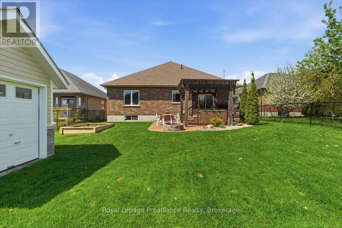 109 PINNACLE STREET - 44