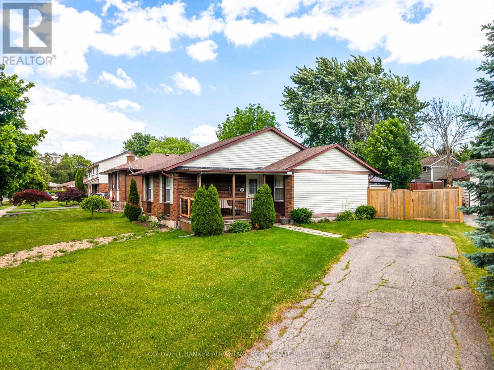 25 NEWLEAF CRESCENT - 1