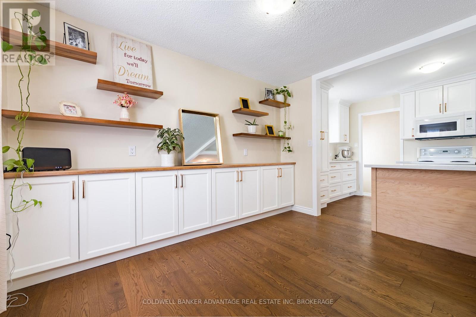 25 NEWLEAF CRESCENT - 10