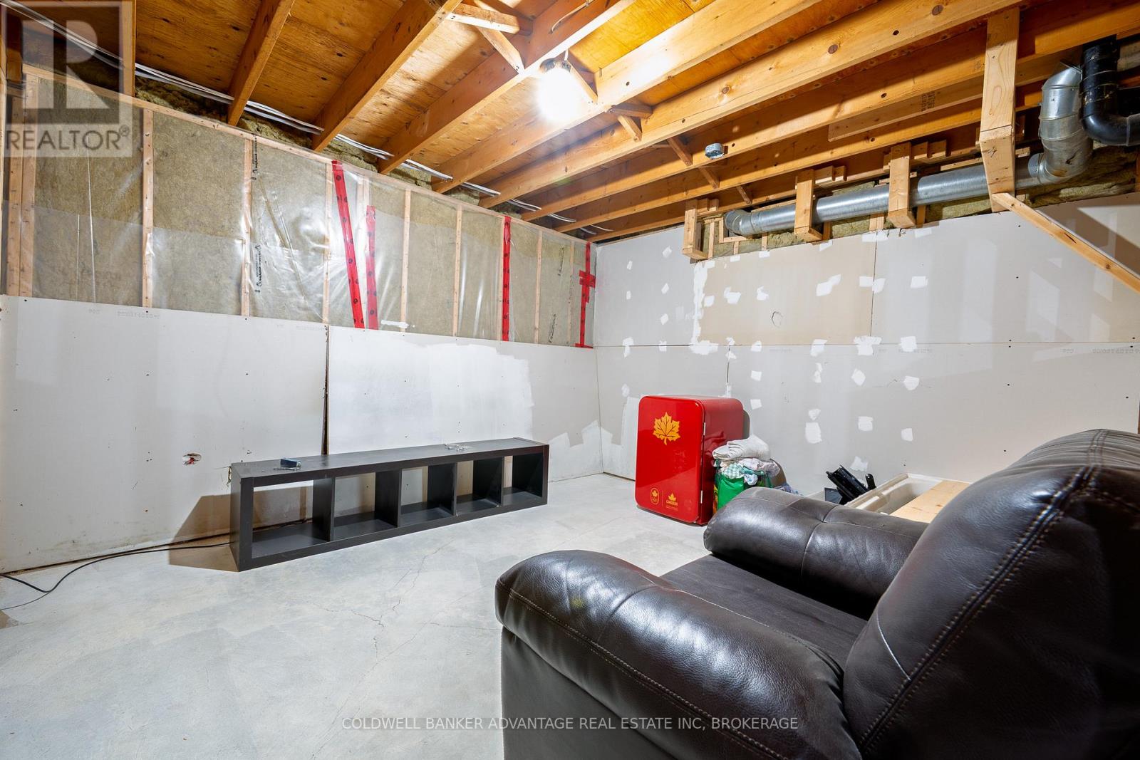25 NEWLEAF CRESCENT - 22
