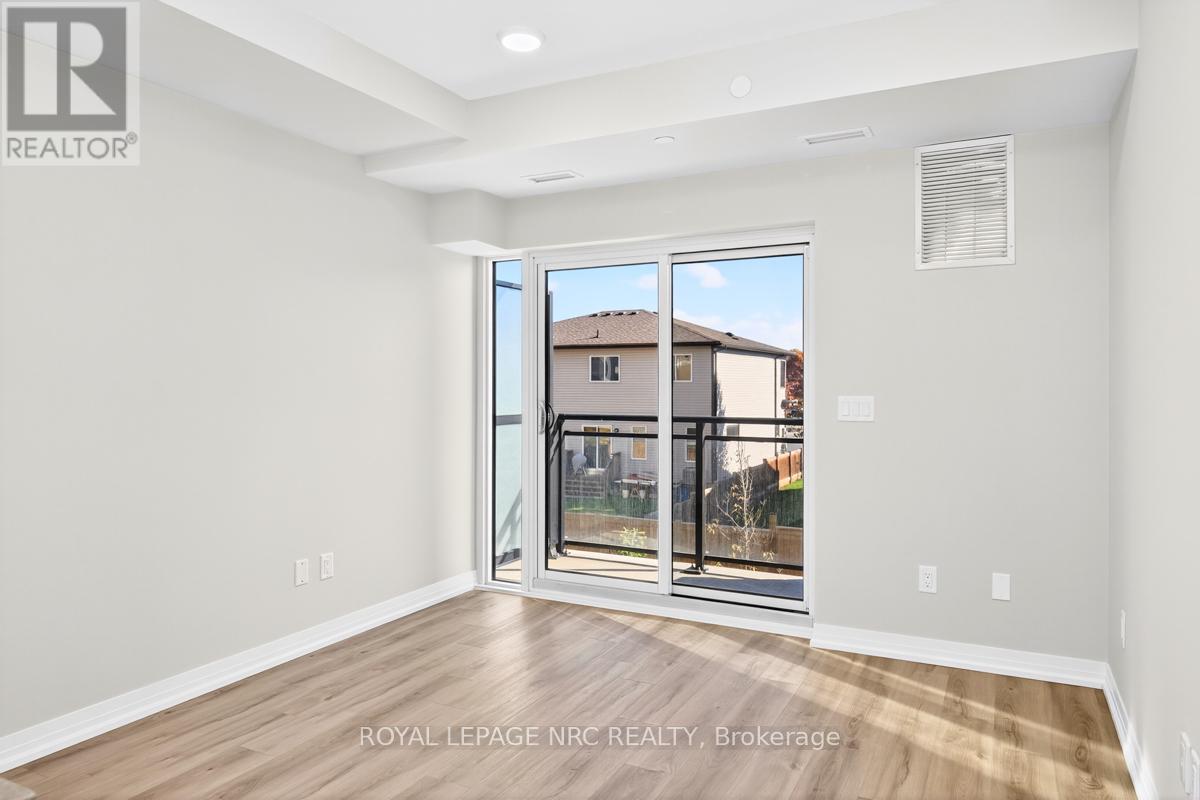 #UP20 50 HERRICK AVENUE - 28