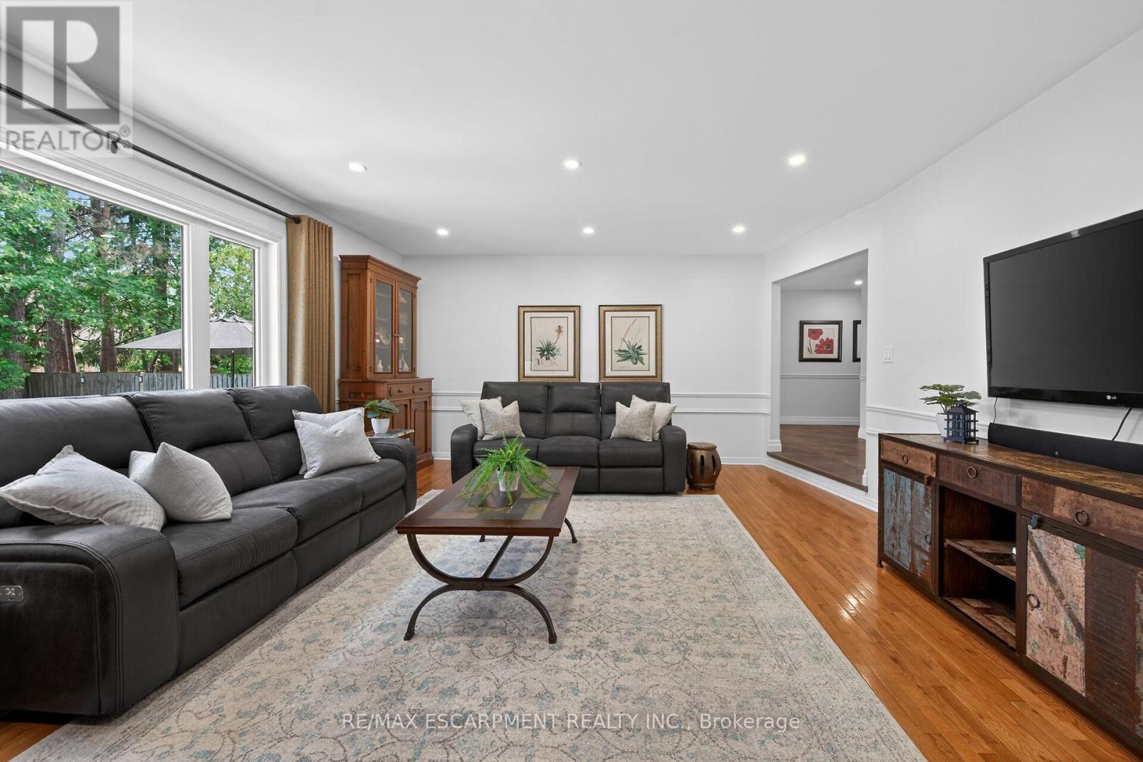 32 SYMPHONY PLACE - 17