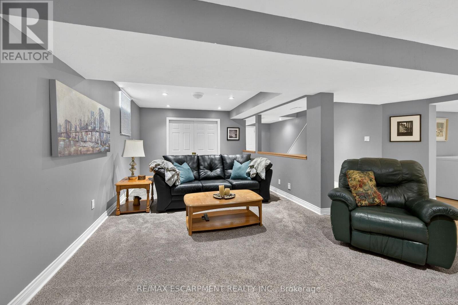 32 SYMPHONY PLACE - 34