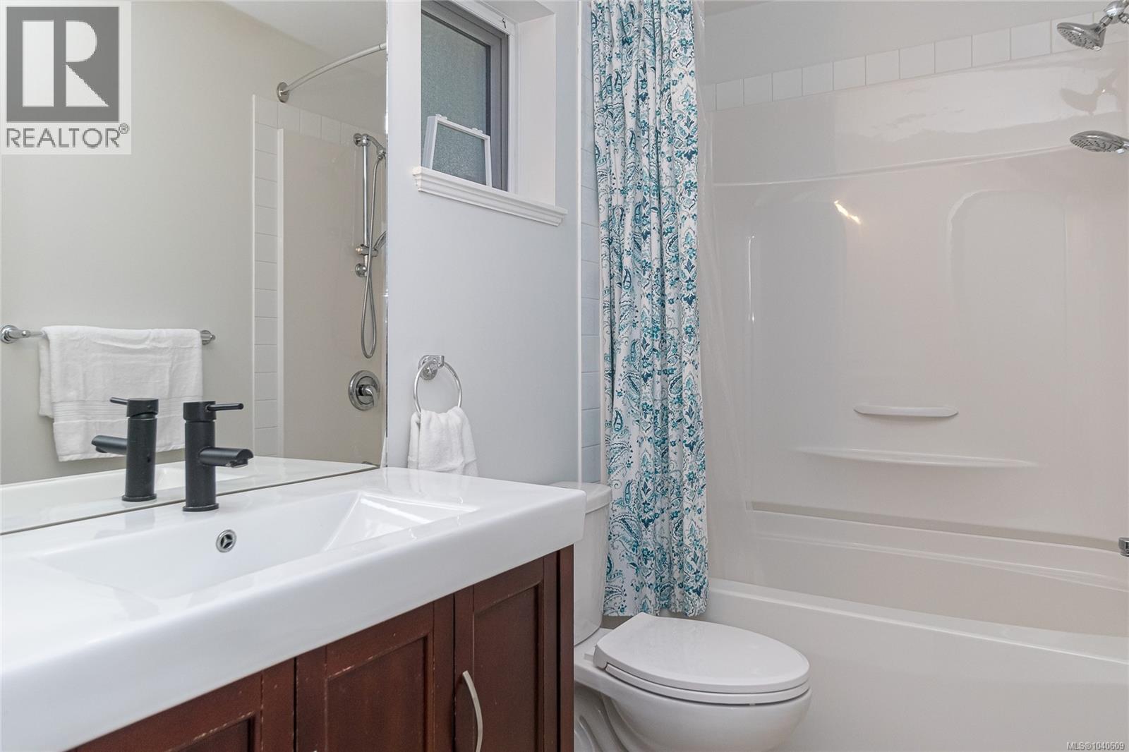32 Stoneridge Dr, View Royal