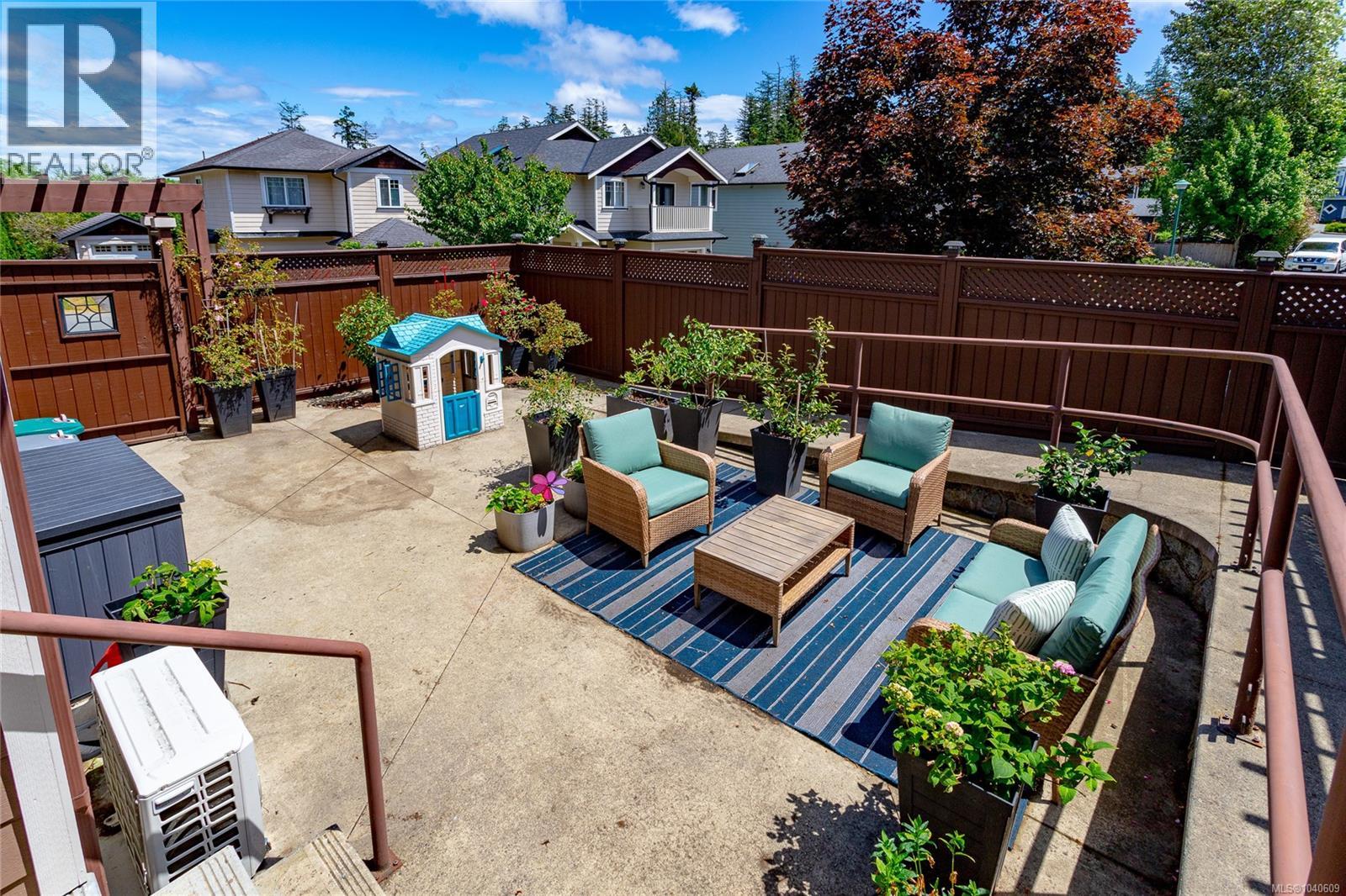 32 Stoneridge Dr, View Royal