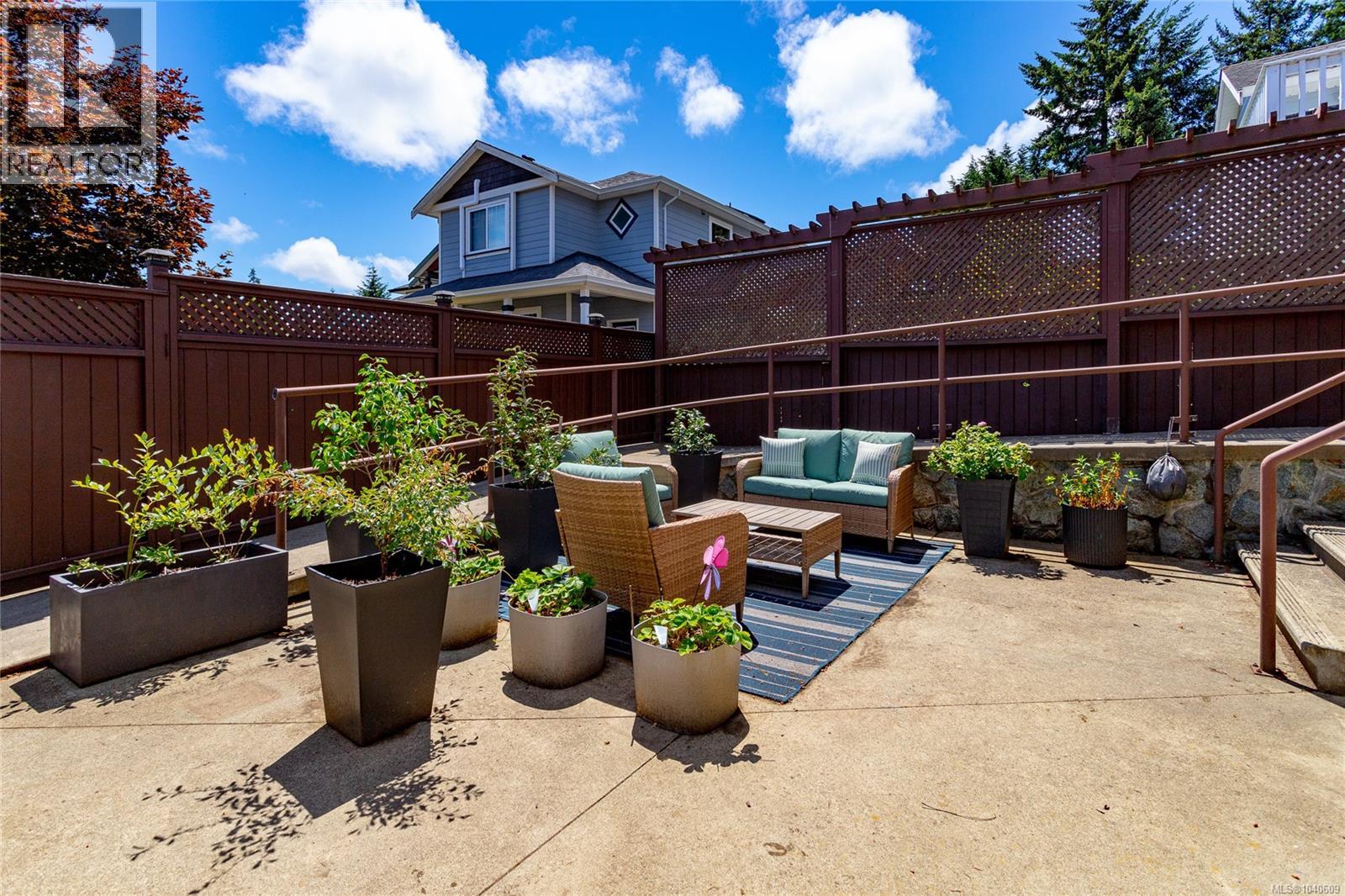 32 Stoneridge Dr, View Royal