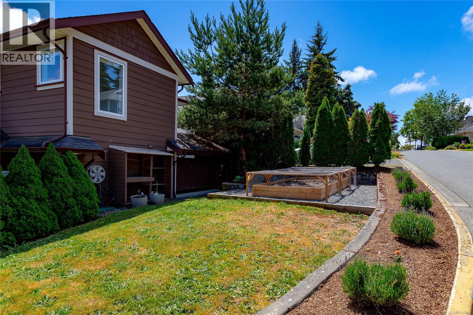 32 Stoneridge Dr, View Royal