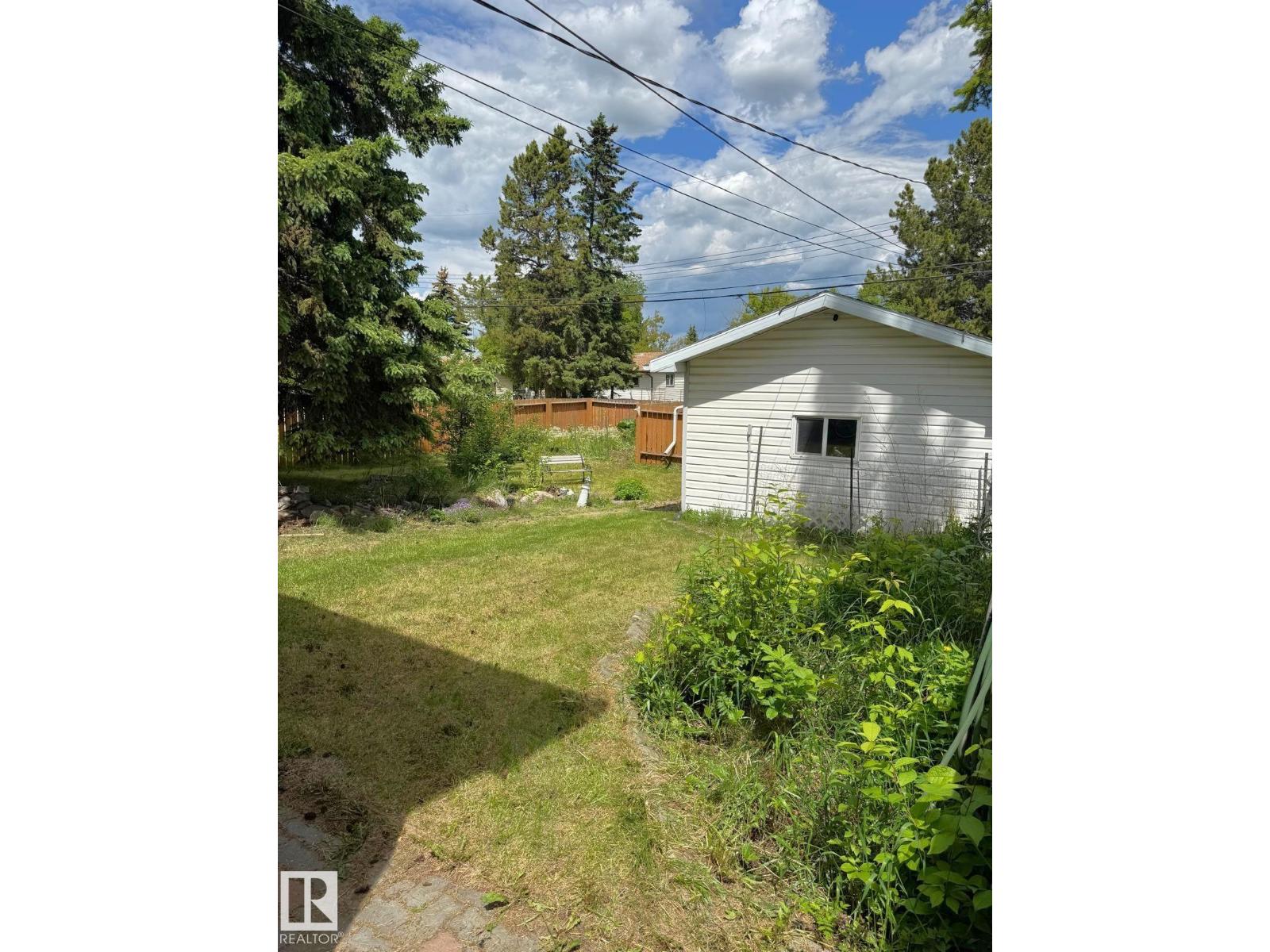 5093 45 ST - 27