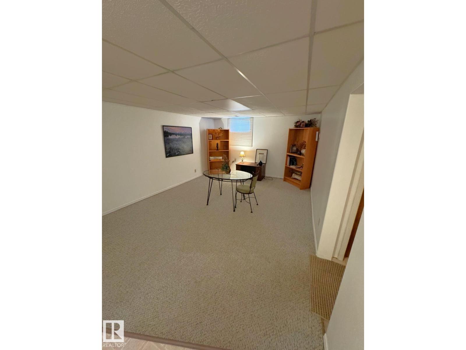 5093 45 ST - 17