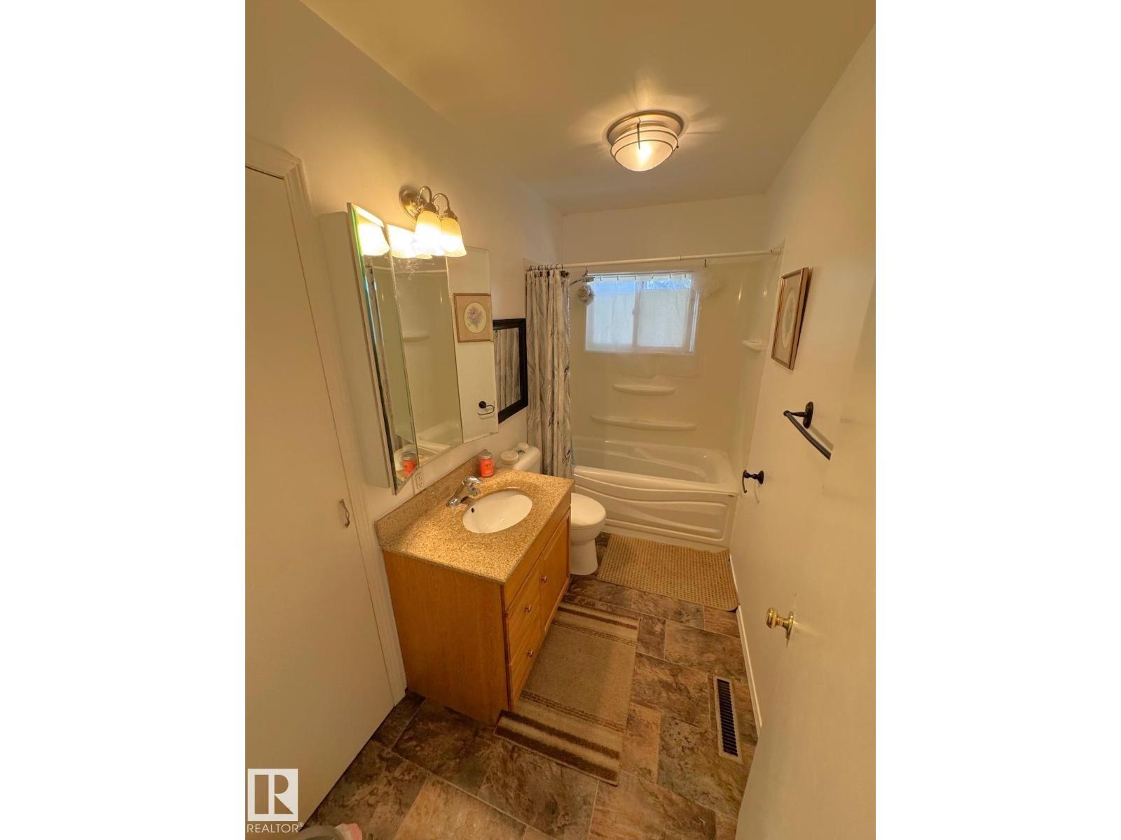 5093 45 ST - 10