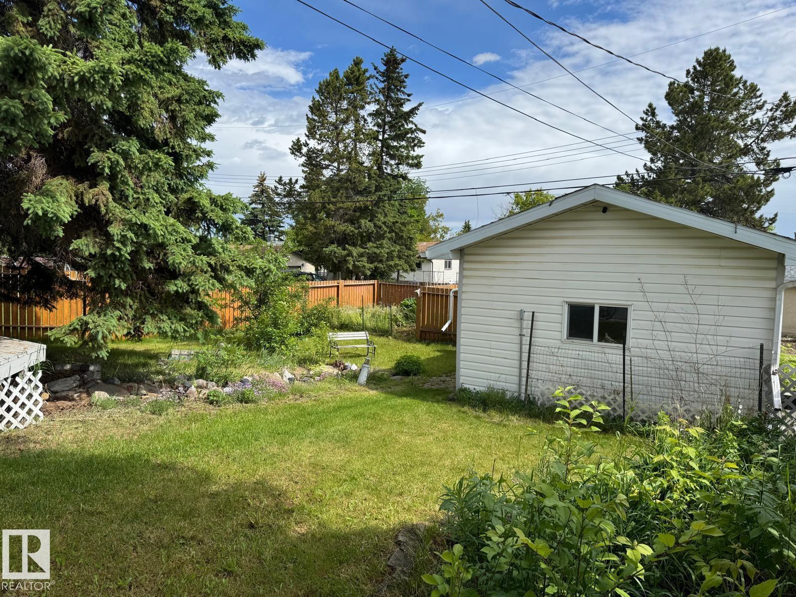 5093 45 ST - 38