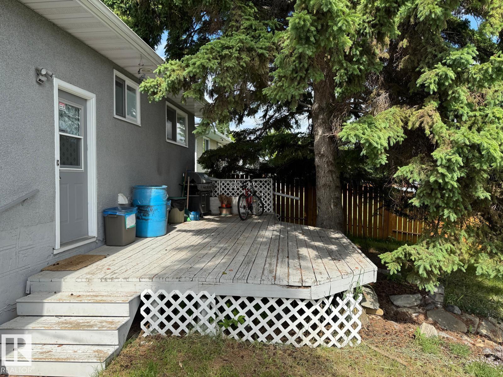 5093 45 ST - 36