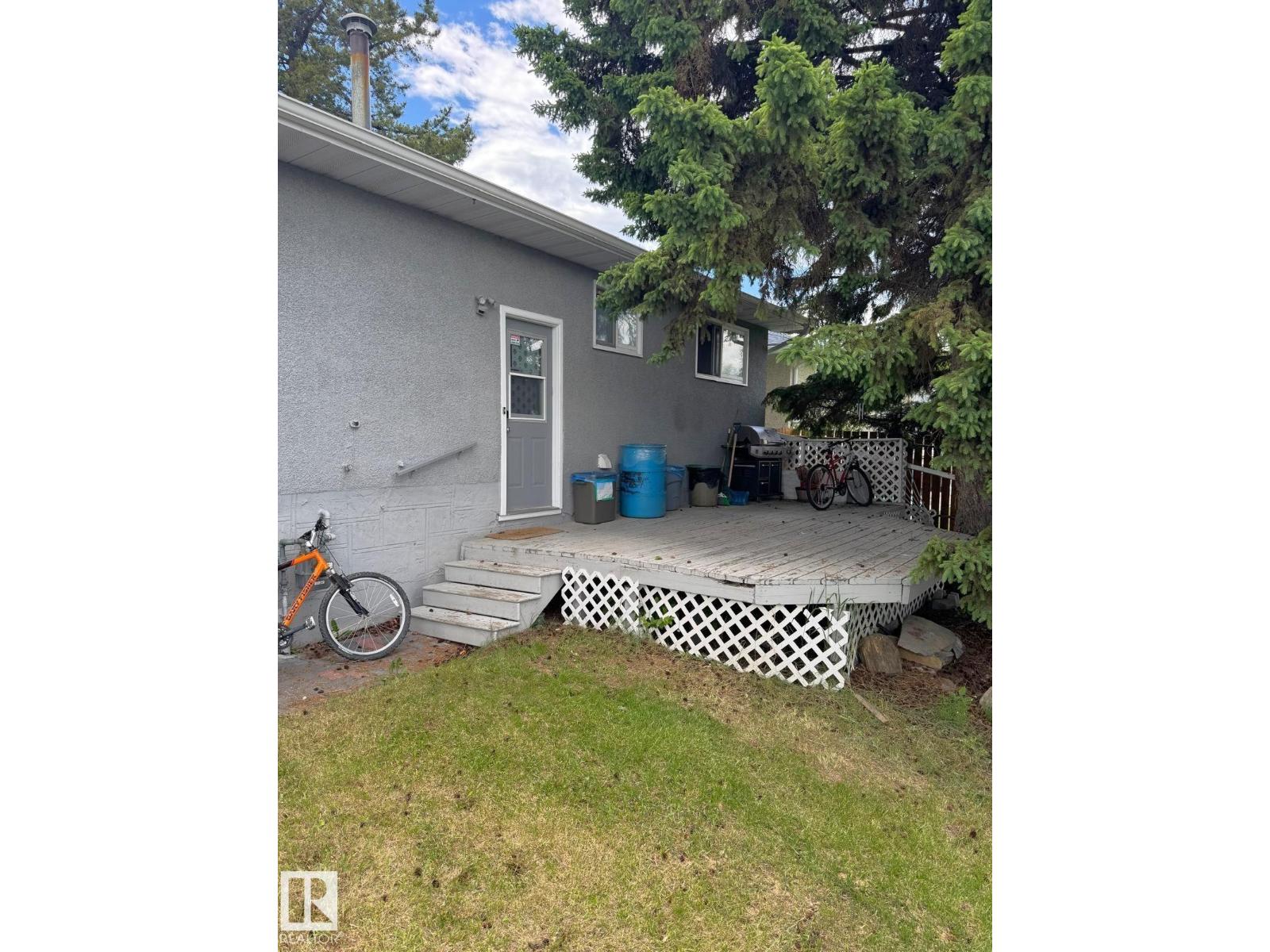 5093 45 ST - 31