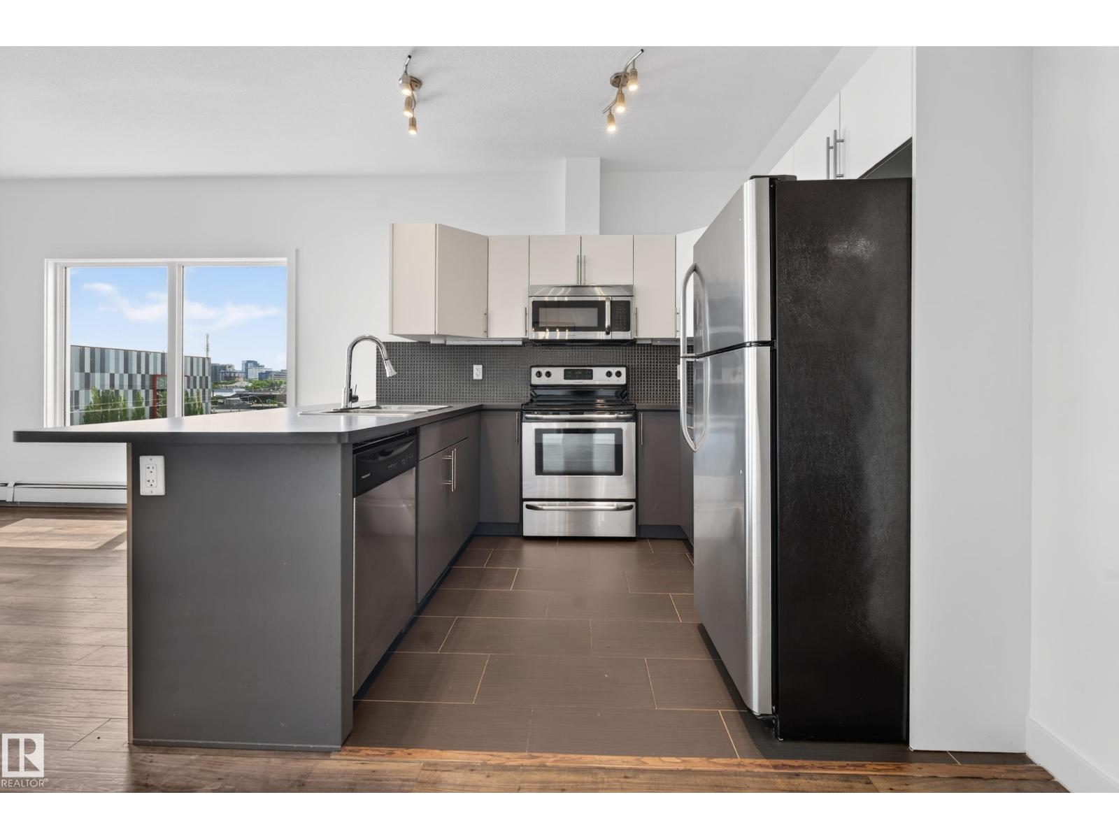#413 10611 117 ST NW - 8
