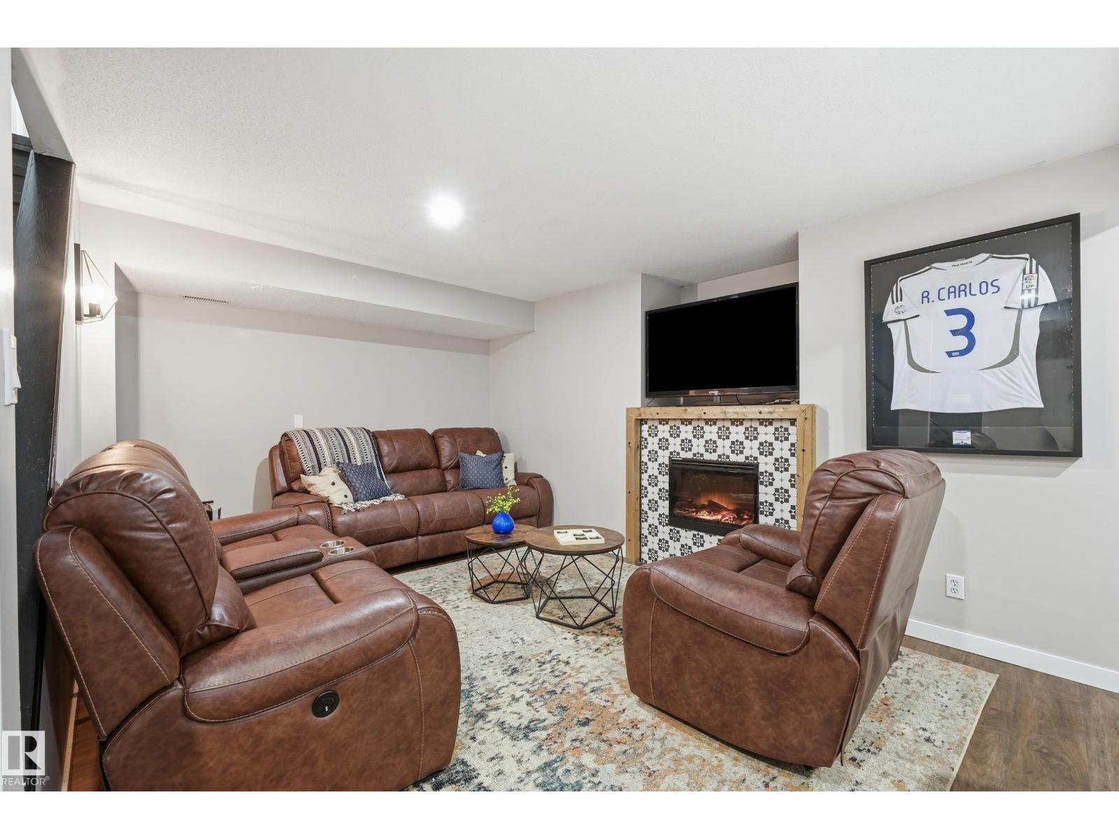 62 ALDERWOOD BV — photo 24