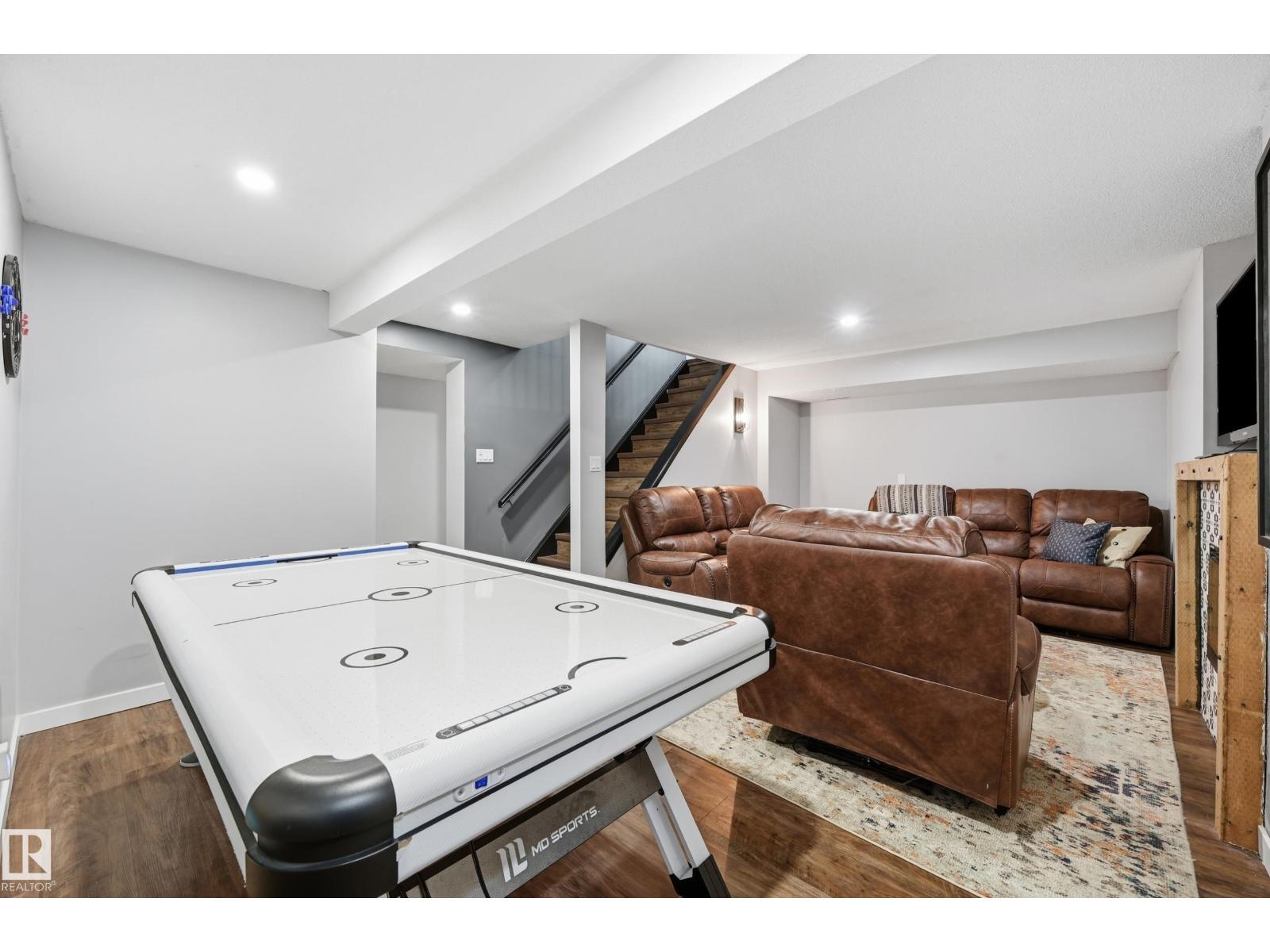 62 ALDERWOOD BV — photo 27