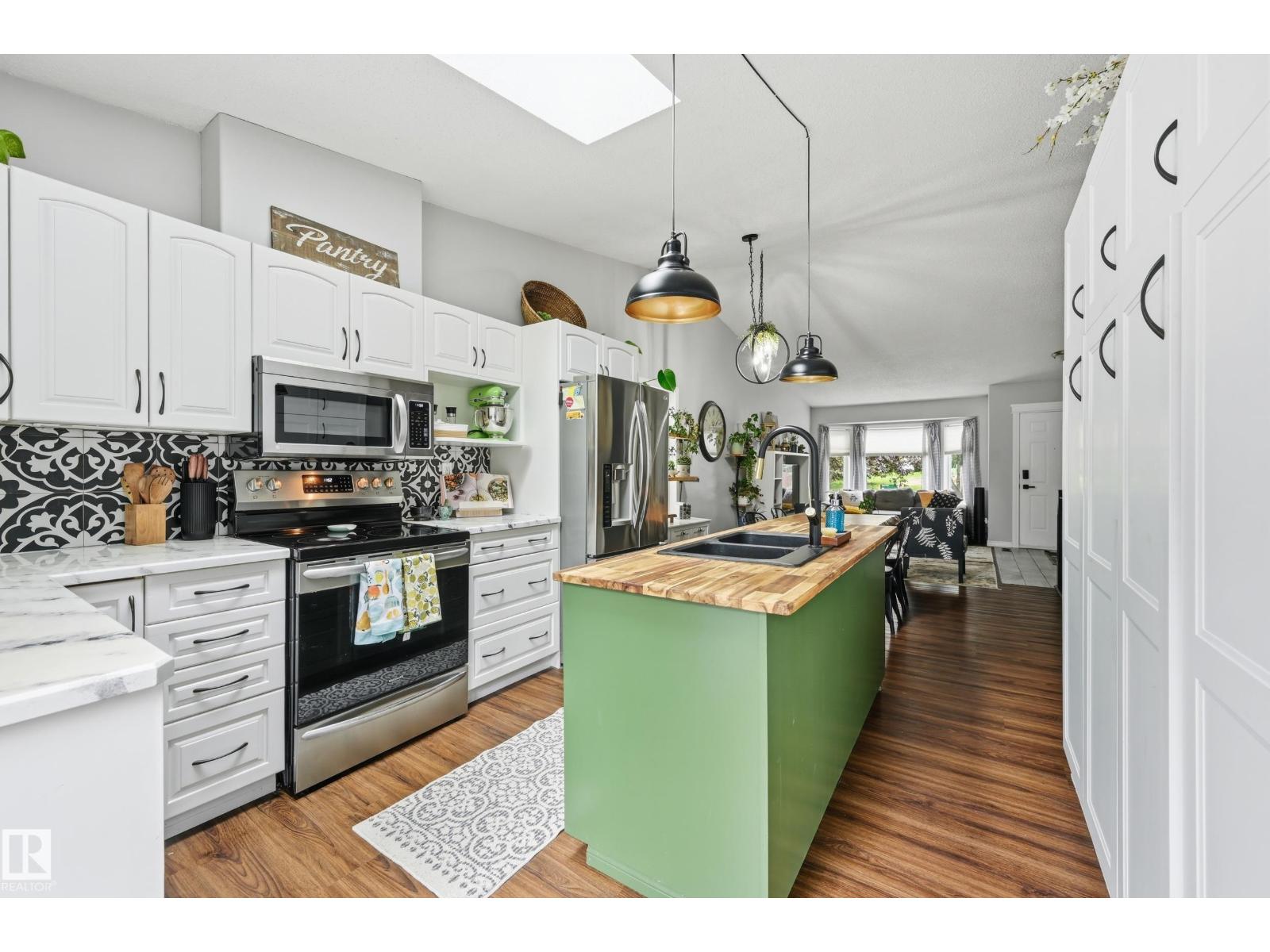 62 ALDERWOOD BV — photo 6