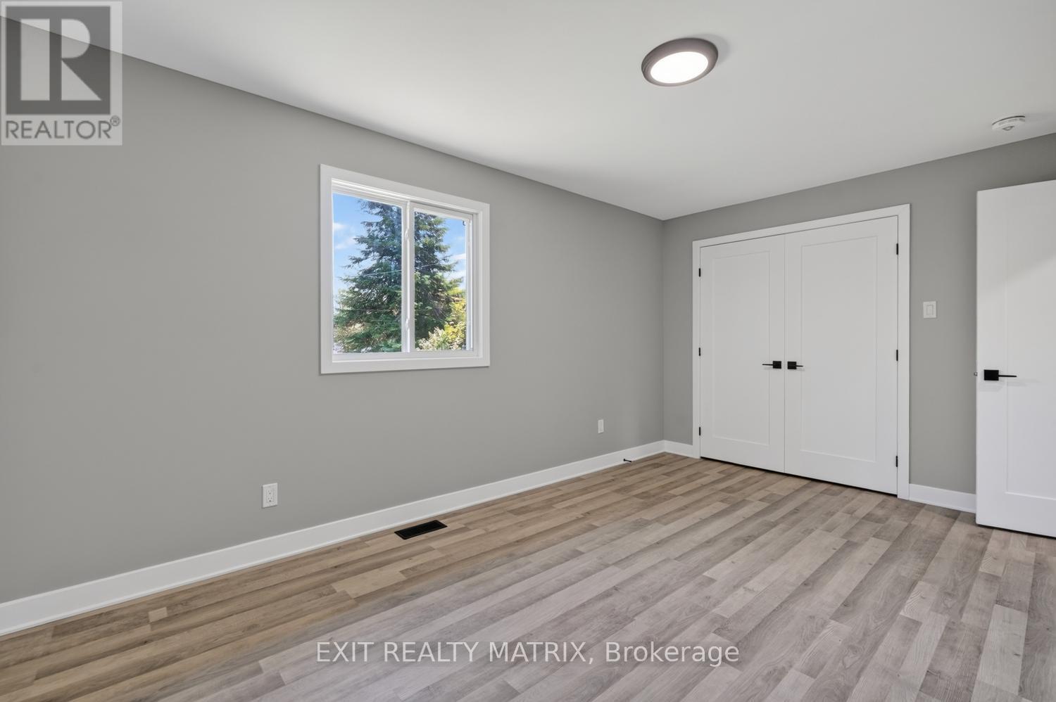 2 Bed, 1 Bath House for Sale in Ottawa – 3297 WAYNE STREET, Ottawa – MLS# X13456740 - Image 14