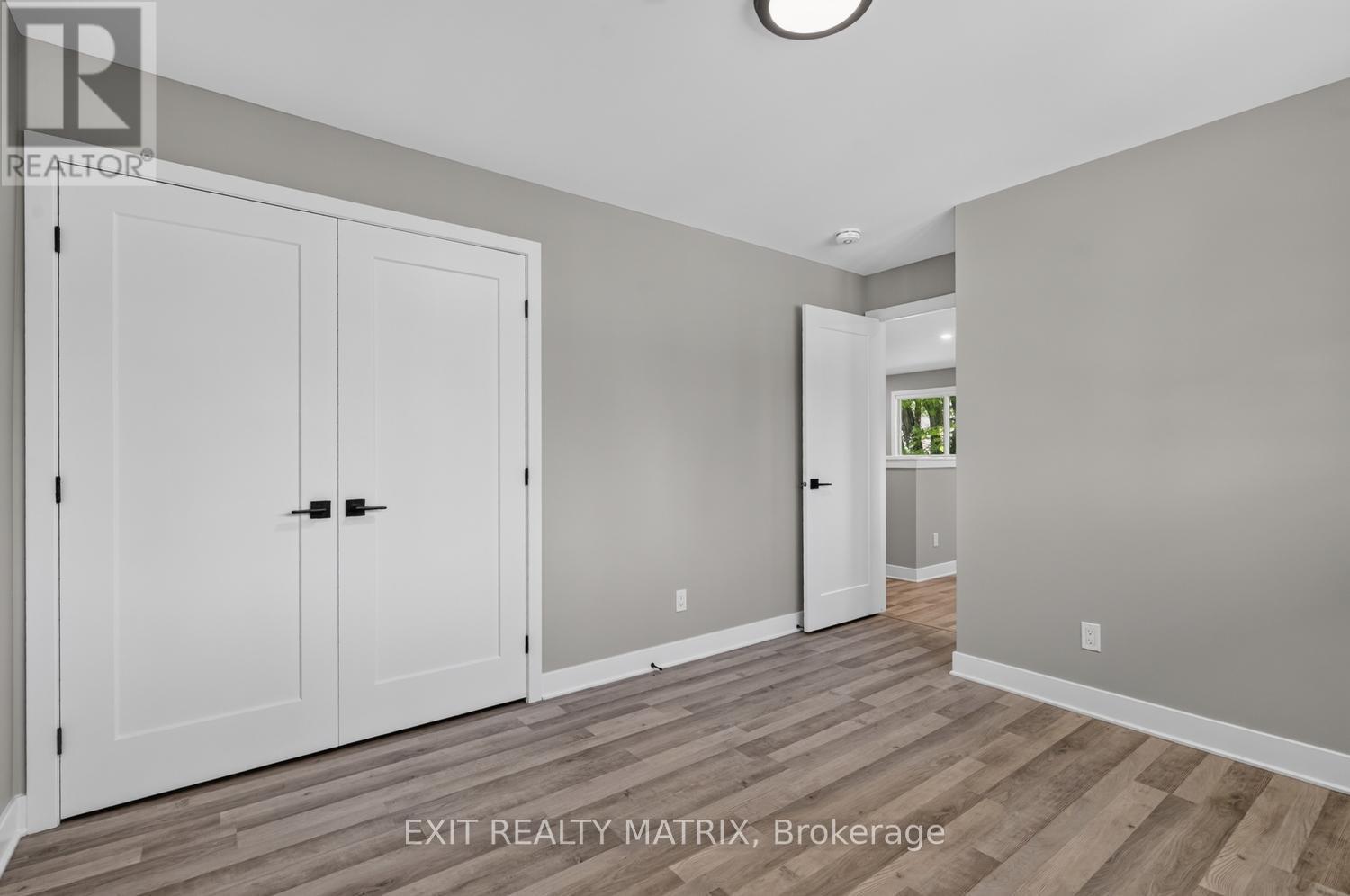 2 Bed, 1 Bath House for Sale in Ottawa – 3297 WAYNE STREET, Ottawa – MLS# X13456740 - Image 17