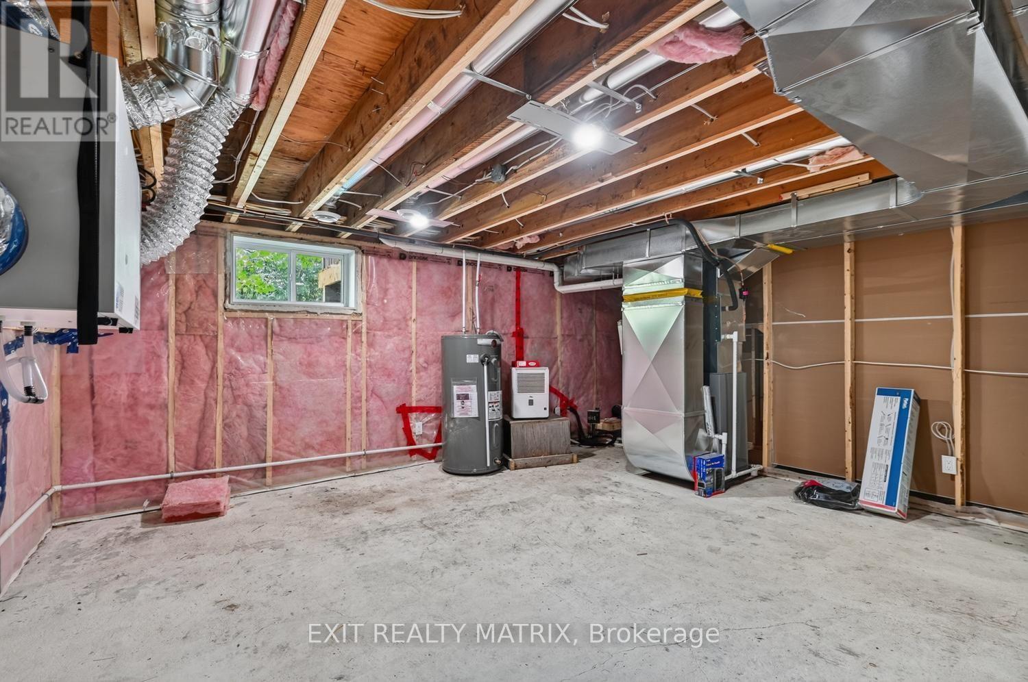 2 Bed, 1 Bath House for Sale in Ottawa – 3297 WAYNE STREET, Ottawa – MLS# X13456740 - Image 26