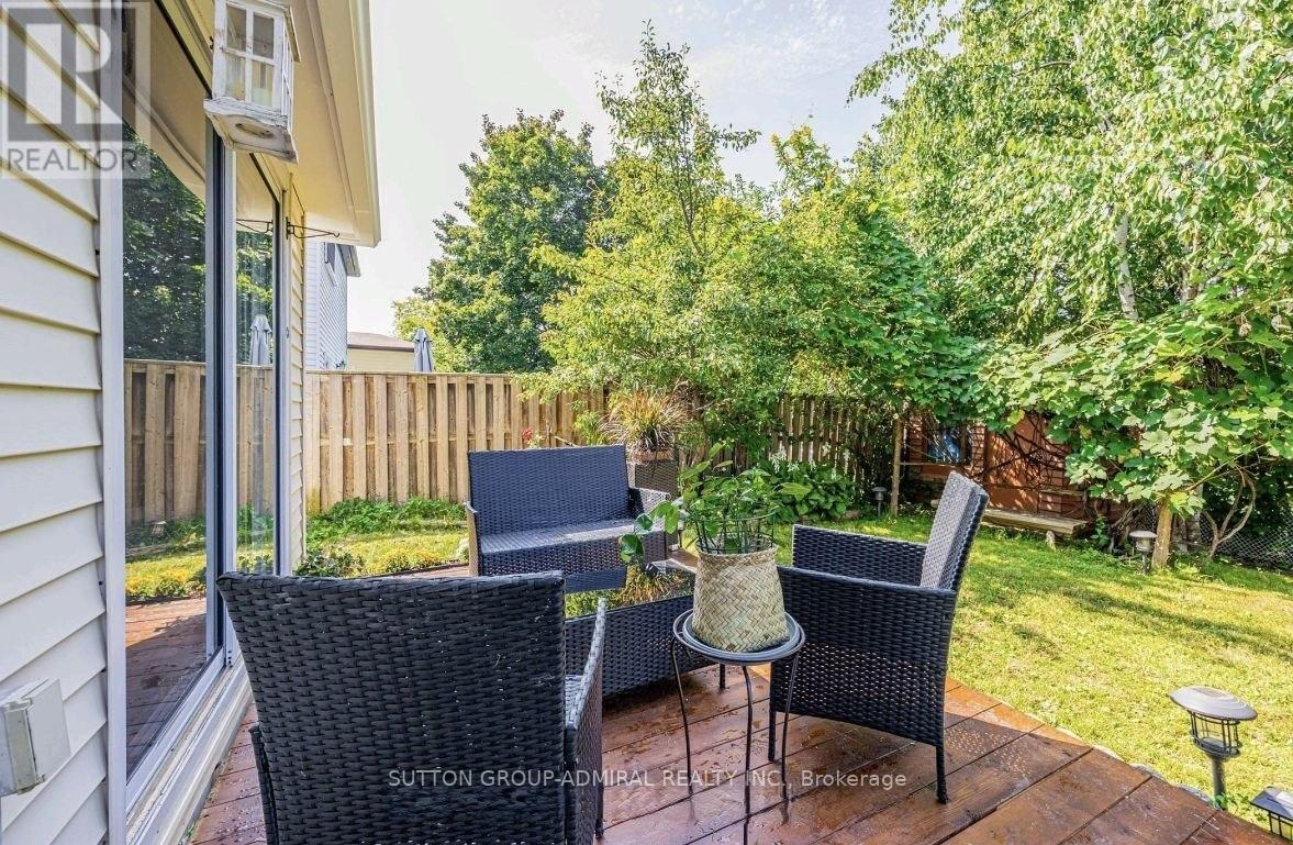 34 KITSILANO CRESCENT - 32