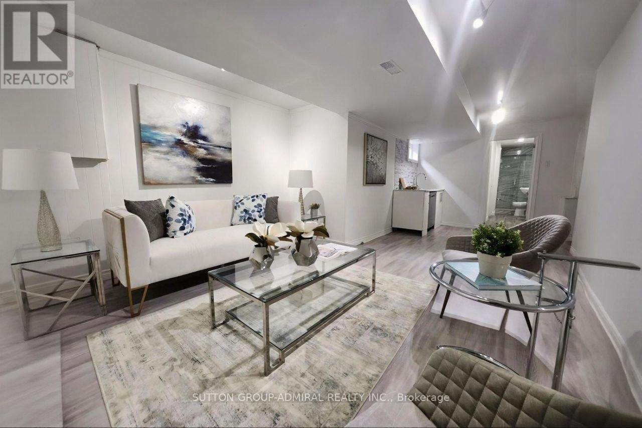 34 KITSILANO CRESCENT - 24