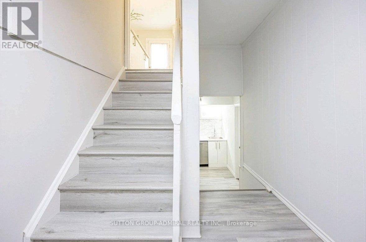 34 KITSILANO CRESCENT - 22