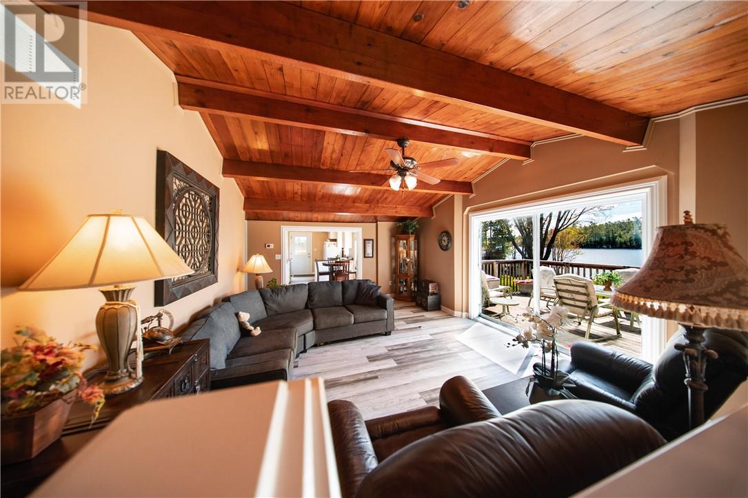 660 Lake road - 12
