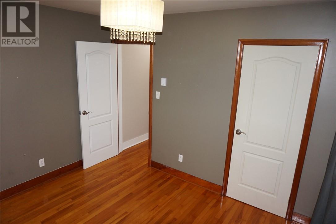 162 Dunvegan Court - 18