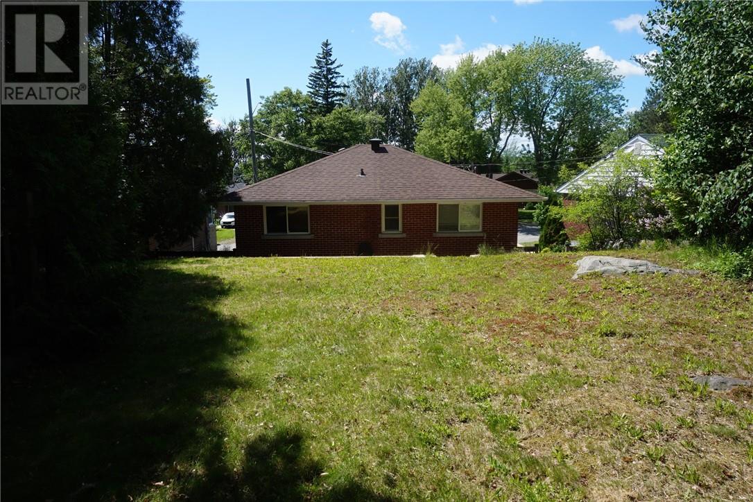 162 Dunvegan Court - 36